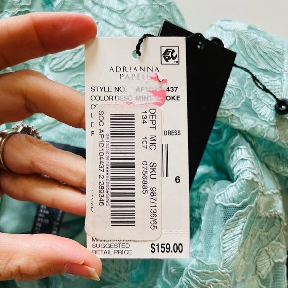 NWT ADRIANNA PAPELL MINT Lace Bell Sleeve Wedding Cocktail Party V Back Spring 2 - Picture 8 of 13